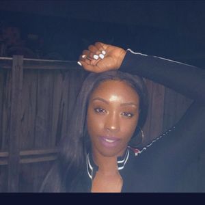 Meet your Posher, Valerie monae